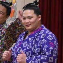 「やっば！！すんごいことになってる！！」引退から1年〝激変〟元幕下力士・雷鵬さんの最新姿に驚きの声「プロテインを送りたくなる」「髷から急に今風に…」