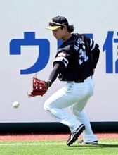 ソフトバンク、1軍復帰戦の正木智也の守備ミスから4失点　元同僚の佐藤直樹に3ランを被弾