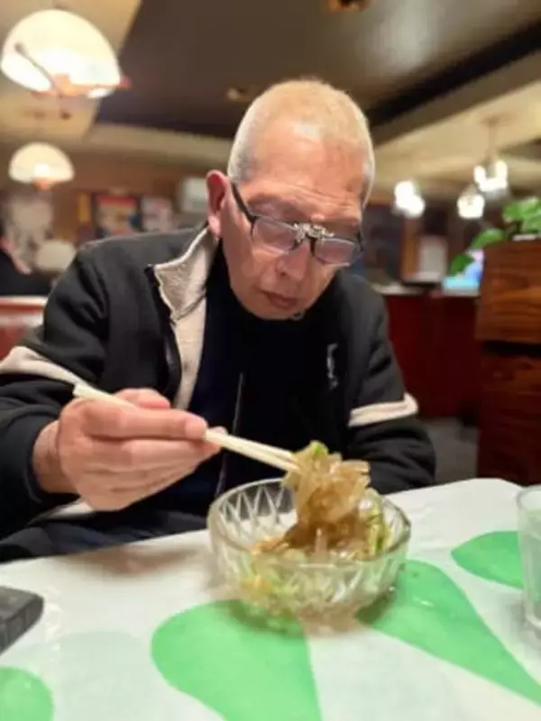 「まれに癌化します」シミ除去施術公開、高須院長〝匠の技〟発揮！75歳芸人の投稿が話題「他人の施術を見る機会はある意味貴重」「瞬速施術の匠の技」