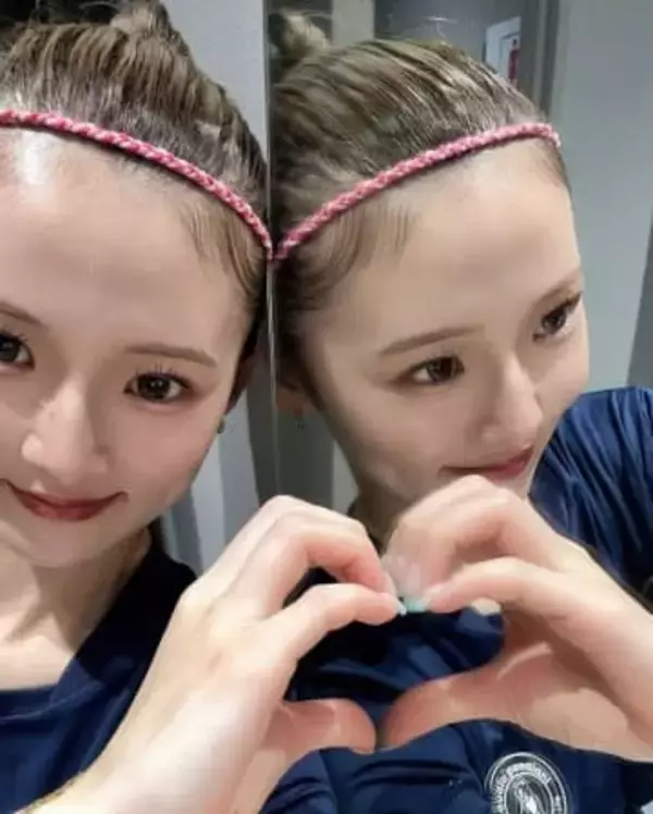 〝天使すぎる金髪スピードスター〟が初グラビア！28歳現役フットサル日本女子代表の大胆ショットに反響「見つかっちゃった」「かわいすぎます」「推せるだろ」