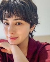 「まさかの顔出し！」ホラン千秋、アイルランド人の実父を初公開「お鼻そっくり〜」「渋くてカッコいい」