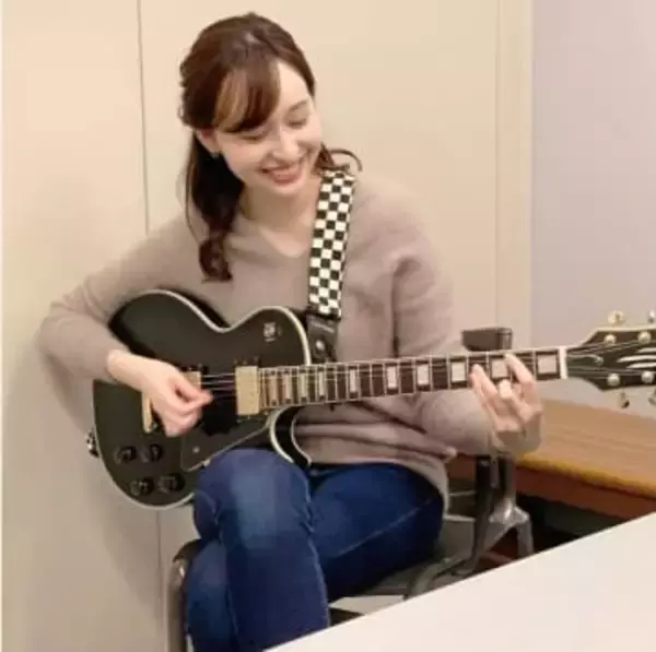 「入り口ですっぴん確認があるライブは初めて」腹ペコ・宇賀神メグアナ〝ヘドバン初め〟で激レアすっぴん披露「嘘だろ!?」「驚きです」