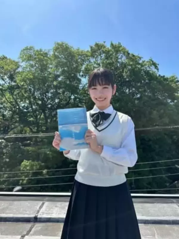 指輪キラリ、後輩と地元沖縄満喫の當真あみ「すっぴん？」「あみさんと…最高でしょうね」「やせた感じ」