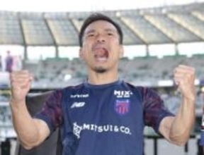「こんなに緊張したことはない」日本人初5大会連続選出の長友佑都　悲願の初優勝目指し「覚悟を持って戦う」【サッカーW杯】