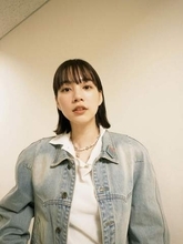 赤べこ、ギター、カチンコ…〝のん10周年、デビュー20年〟告知ビジュアルに反響続々「 いろいろ大渋滞してる」「あまちゃんから女神に大変身！」「発想面白くて天才だ」