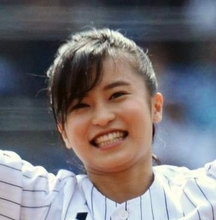 小島瑠璃子、金髪キャミソール姿の近影公開　笑顔に「こじるりらしさが戻って良かった」の声