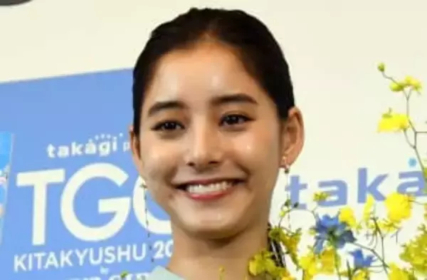 「ため息が出るほどの…」32歳女優・新木優子の〝超ミニスカショット〟が反響「最高です」「癒されます」「釘づけに…」