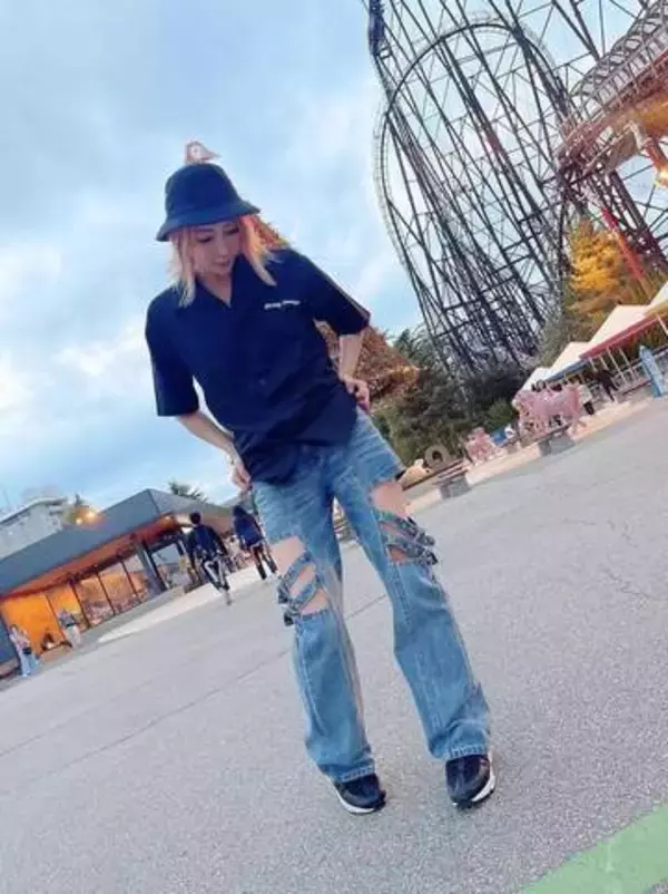 「整形総額1000万」「元キャバ嬢」〝衝撃デザイン〟ビキニ姿のキックボクサーMelty輝が話題「腹筋すごい!」「プロ意識高い」の声