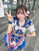 「刺されやすそうな服きとるからや」〝狙い撃ち〟ショットの小織りあに「オレでも狙う」「センスあるだろ…」「めっちゃ刺されてる笑」
