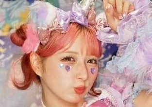 「子ども相手の商売だけど自覚ある？」バックステージで〝密着キス〟暴露ショットのしなこに「真偽ほんまにしりたい」「泣きそう」「なんで…ああっ！！しなこっこっここっこ」