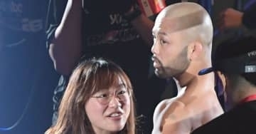 「こんなの初めて見た」スキンヘッド格闘家夫が〝激変〟…登坂絵莉の家族ショットが話題「お似合いですよ」「リハビリが上手くいきますように」