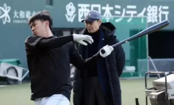 ソフトバンク王貞治会長がルーキーイヤーに複数手術の高校後輩に熱い指導「焦らずしっかり頑張って」