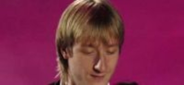 羽生結弦が憧れた氷上の皇帝・プルシェンコ〝雰囲気ガラリ〟妻とモデル姿に反響「とてもクール」「エレガント」