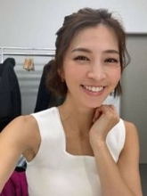 「すごっ」「バキバキですね」」43歳、2児の母…安田美沙子〝腹筋ムキムキ〟ショットに反響「芸能界のアスリート枠ですね」