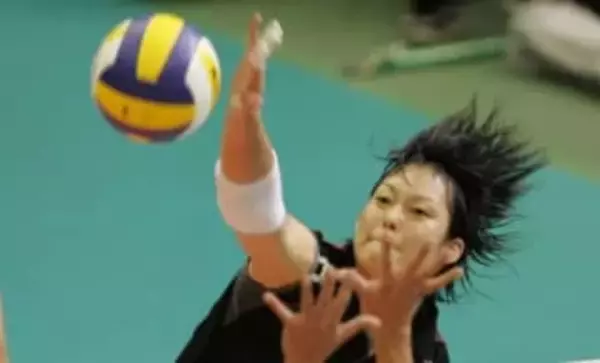 「幸せではあるけれど…」5歳誕生日の双子＆夫と〝5ショット〟のパワフル・カナ大山加奈さん「すっかりお姫様」