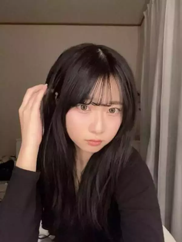 〝トイレ謎のくぼみ〟17歳インフルエンサー秋元優奈の投稿にSNS騒然「なにそれ」「見たことすらない」