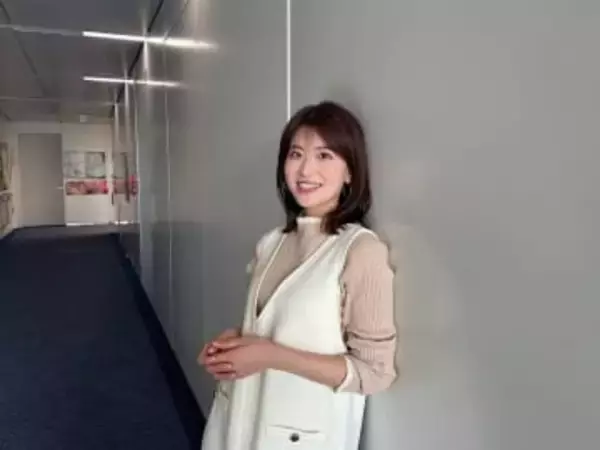 昨年結婚＆出産…日テレ郡司アナ〝産後初解禁!?〟大胆ファッションに反響「いつもロング丈が多いのに…」「産後とはとても思えない！」