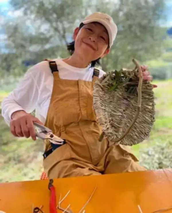 「さすがの感性」〝衝撃Tシャツ姿〟の財前直見に反響続々「凄く憧れます」「見習いたい」