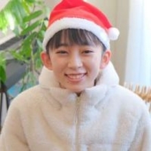 木村佳乃の娘役でデビュー、18歳・近藤華〝大胆〟背中パックリショットに「あらー、随分、大人っぽく」の声