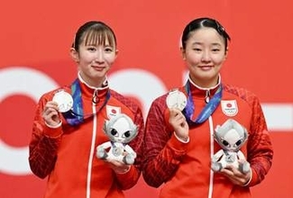 「何をしても点が取れなくて…」張本美和、早田ひな組、屈辱のラブゲームからストレート負け　60年ぶり金メダルならず【アジア大会卓球】