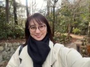 衝撃の9歳差婚から9年…陣内智則と松村未央アナ〝激レア〟家族3人ショットに反響「お宝画像」「パパも一緒」「陣内さん寒くない？」