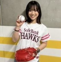 「試合より全然緊張しなかった」　元日本王者の女子ボクサー鈴木なな子、始球式でストライク投球