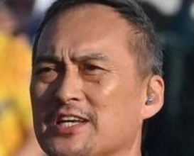 「こんなに似る⁈」父は〝世界の渡辺謙〟41歳俳優の長男が〝レアな父子ショット〟公開！妹は杏、185センチで青学卒…「貴重なお写真」の声