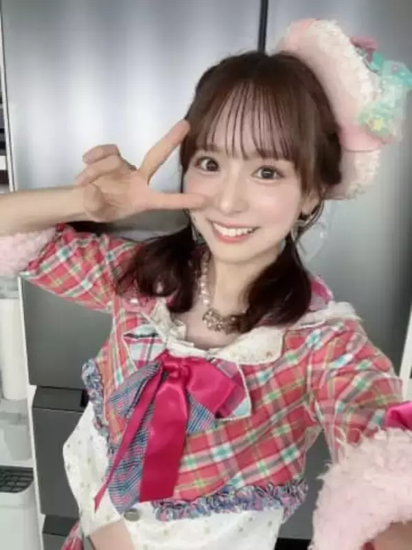 「家でもそのTシャツはヲタ活すぎ」AKB48総監督の倉野尾成美〝M-1推しT〟姿に「なぜそれ!?」「ご親族の方ですか？」