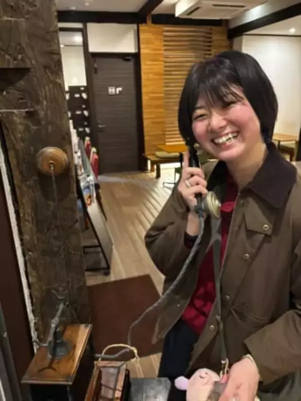 「掘ったよ」河原で自作風呂〝白ビキニ〟入浴姿の温泉モデルに「さすがに寒そう～」「頑張ってる感」