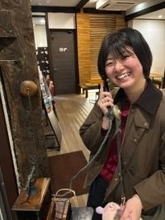 「掘ったよ」河原で自作風呂〝白ビキニ〟入浴姿の温泉モデルに「さすがに寒そう～」「頑張ってる感」