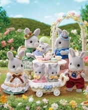 「何これ!?可愛すぎる」シルバニアファミリー〝再現〟フルーツサンドに反響「レベチ」「可愛すぎて食べられない…」「娘に作ったら喜びそう」