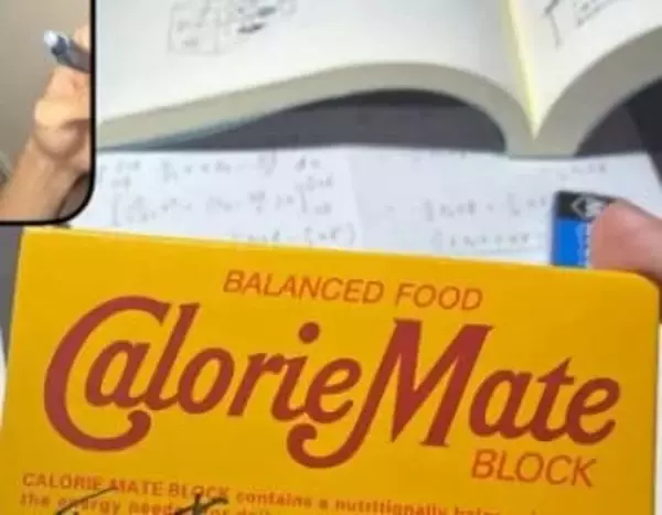 「もうこれはCMだよ」友達がくれた〝カロリーメイト〟をよく見ると…37万いいね！の友情に反響続々「胸が熱くなる」「青春！！」「こんな友達が欲しかった」