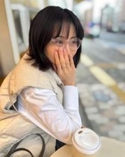 歌舞伎俳優との結婚から17年…〝シースルー姿で息子の入学報告ショット〟前田愛が雰囲気一変「少女から大人の女性に」「お母さんに見えない」の声