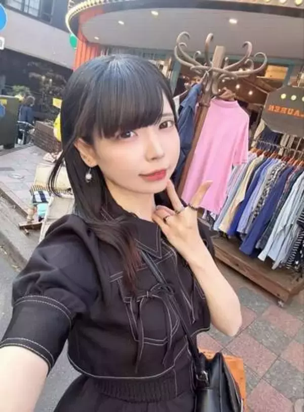 「冗談だよね」〝衝撃のゴミ散乱部屋〟公開…「アイドル失格」まるやまみくに脚光「床見えない」「グループ名に偽りなしで草」家賃の高さにも注目集まる