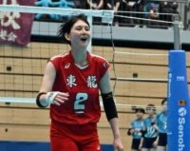 姉の「教え」守り妹をサポート…　高校日本一へ　女子日本代表アタッカーが掲げる東九州龍谷の「19人全員バレー」【バレーボール全九州総合選手権大会】
