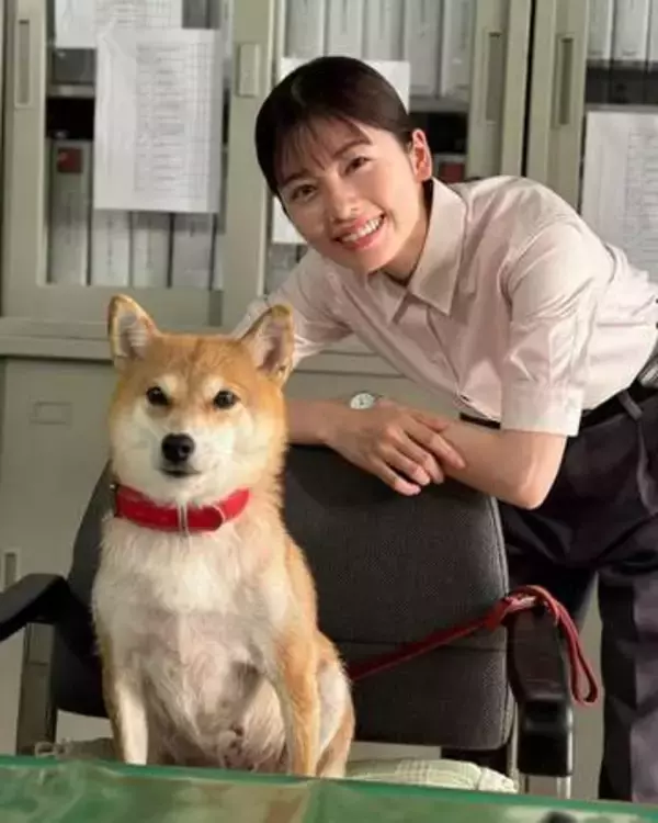 「なかなかいいものもっていますね」小芝風花〝黒ドレス〟姿に「理想の形です」「初めて見たときに衝撃を受けた」