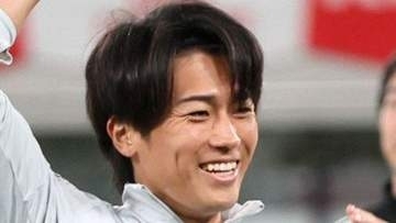 「恐ろしい爽やかさ」中村敬斗、58歳大物タレントとの〝テレビ出演ショット〟に反響「さすが三菱養和最高傑作」「芸能方面でもやっていけただろ」