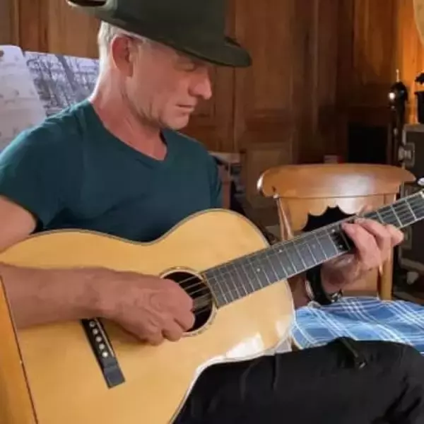 74歳スティングが「子どもに見える」100歳レジェンド俳優との2ショットに反響「2人とも素晴らしい年の重ね方ですね」