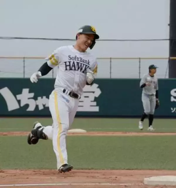 「自分でもびっくり」福岡大大濠高出身の3年目　ソフトバンクの20歳捕手が公式戦初本塁打