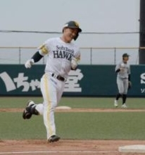 「自分でもびっくり」福岡大大濠高出身の3年目　ソフトバンクの20歳捕手が公式戦初本塁打