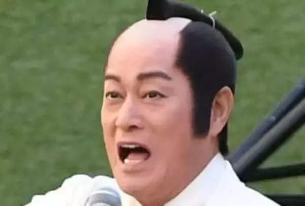 「インパクト…強すぎやしませんか？」マツケン〝証明写真ガイドライン〟が話題!「思いの外迫力が！」「説明が絶妙すぎる!」ファミマとコラボに反響続々