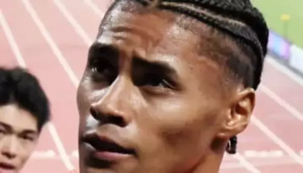 「えっ、えっ、着物でランニングポーズ」陸上・中島佑気ジョセフ〝仰天ショット〟に「体幹もスゴい！」「どこかの国の王子様みたい」「武士道の精神も感じる」