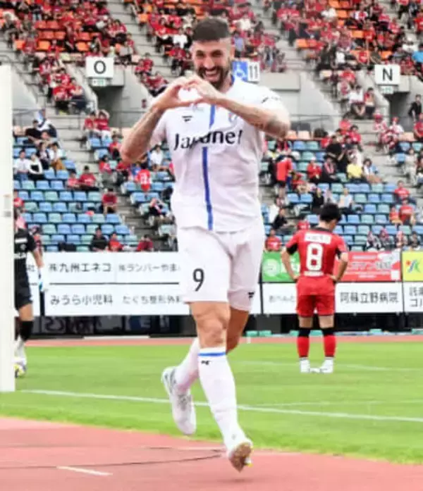 長崎＆福岡で3度J1昇格の功労者…V・ファーレン長崎のFWフアンマ・デルガドが契約満了で退団　「長崎という街に出会えたことが財産」