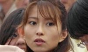芸能界引退から18年…45歳元女優〝元メジャーリーガー夫と自撮り〟最新姿に反響「昔から可愛かったけど今も可愛い」