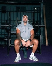 「足壊れてる」UFC新王者アルバーグ〝ふくらはぎ爆発？〟シーンが話題「衝撃アクシデント！」「プロハースカ 勝てたのにな〜」の声