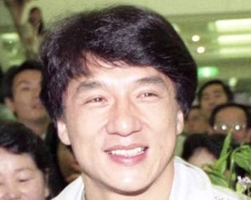 「ほんとうに72歳？」ジャッキー・チェン〝衰え知らずの運動能力〟に反響「ジャッキーにできないことなんてあるの？」「年齢をまったく感じさせない」の声