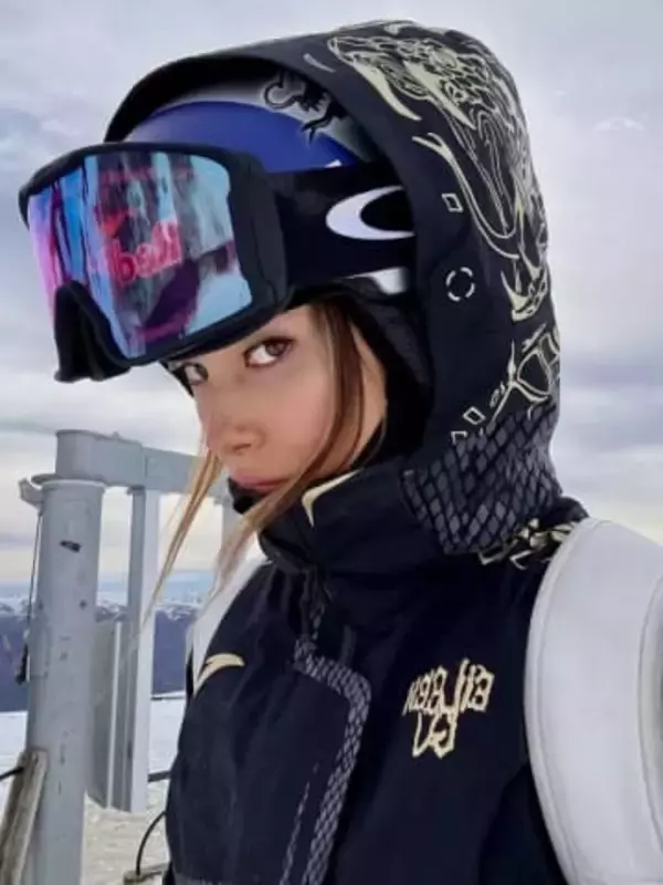 ミラノ五輪で銀〝36億円稼ぐモデル〟中国代表の谷愛凌〝キャミでくつろぎ姿〟に反響「オーマイガー」「超チャーミング」