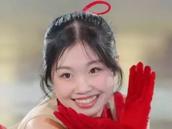 「えええええ⁉」フィギュア中井亜美〝JKらしさ全開〟姿に「チャーミングな仕草」「笑顔にこころが安らぐ」「床を転げている」「チーバくん…」の声