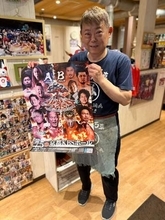 「超大者やん」「レジェンド！！」元プロレスラー佐野巧真の店に大物歌手が来店〝ファイティング2ショット〟に「えーーー！！すごい！！熱い！熱すぎ！」「オーラありますね」の声