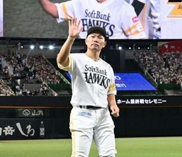 「実は引退会見のあとも何度も自分に問い正すことがありました」ソフトバンク中村晃が引退決断後の葛藤を明かす「ここで終わっていいのか」